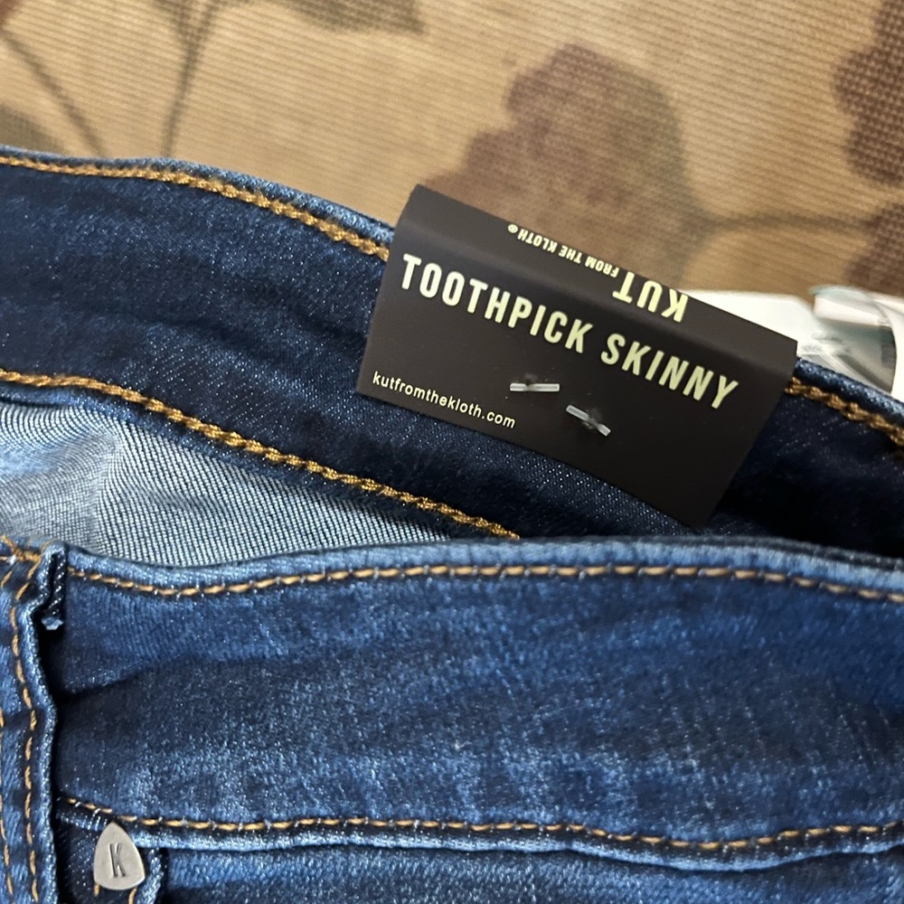 Kut from the Kloth - Dayna (color- indigo) toothpick skinny jeans, size 6, NWT